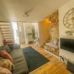 Historical Bica - 3 Bedroom * Lissabon