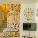 Historical Bica - 3 Bedroom Apartment *